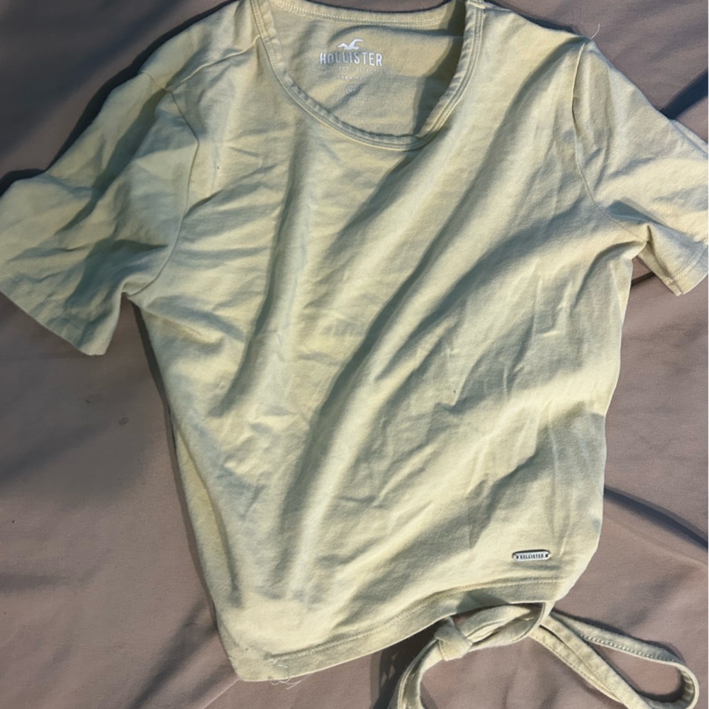 light yellow hollister crop top
